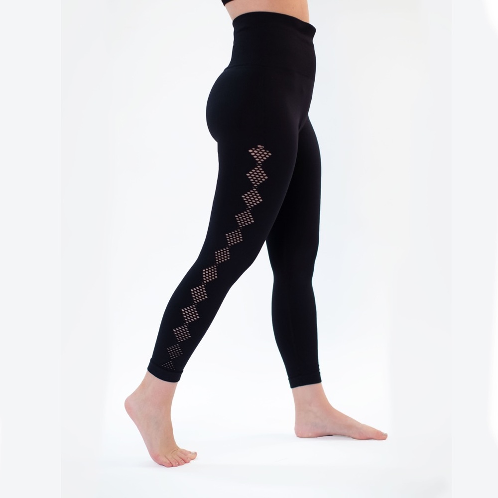 Seamless Black Scallop High Waist Leggings XS-3X